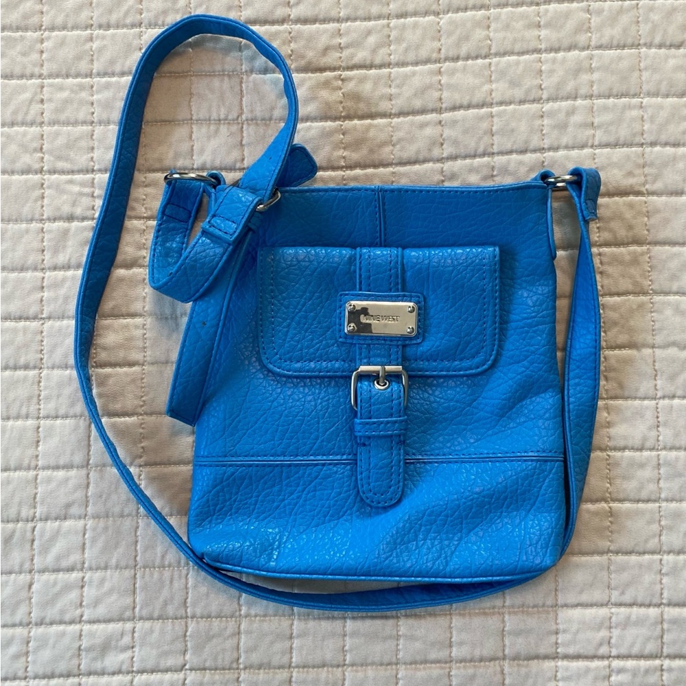 🍀Nine West Blue Crossbody Pebbled Texture w/Zipper & Snap